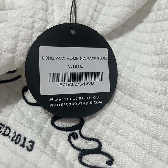 White Fox “long way from home” white sweater size S/M - Picture 2 of 2